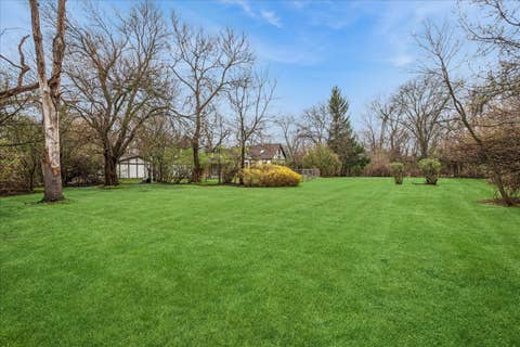 Tiny photo for 609 Forest Edge Lane, Des Plaines, IL 60016 (MLS # 12584516)