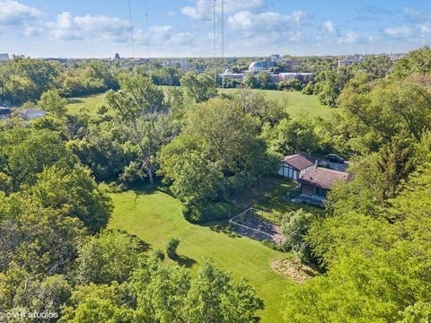 Tiny photo for 609 Forest Edge Lane, Des Plaines, IL 60016 (MLS # 12584516)