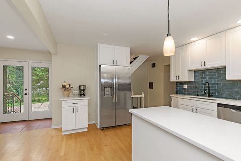 Tiny photo for 2916 Skyline Drive, Crystal Lake, IL 60012 (MLS # 12463399)