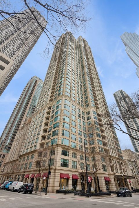 Photo of 25 E Superior Street #3903, Chicago, IL 60611 (MLS # 12700884)