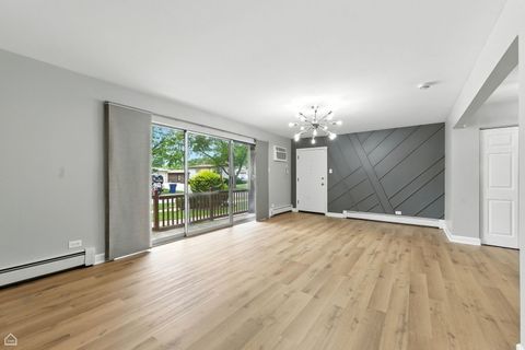 Tiny photo for 523 N Pleasant Drive #1A, Glenwood, IL 60425 (MLS # 12453304)