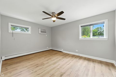 Tiny photo for 523 N Pleasant Drive #1A, Glenwood, IL 60425 (MLS # 12453304)