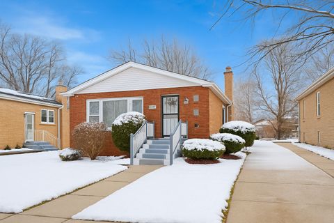Photo of 11015 S Morgan Street, Chicago, IL 60643 (MLS # 12530387)