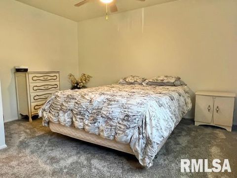 Tiny photo for 3550 DEVILS GLEN Road, Bettendorf, IA 52722 (MLS # QC4267787)