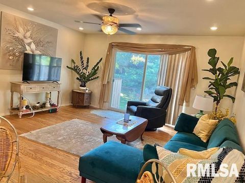 Tiny photo for 3550 DEVILS GLEN Road, Bettendorf, IA 52722 (MLS # QC4267787)