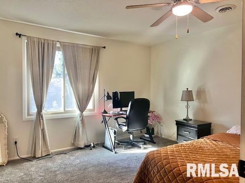 Tiny photo for 3550 DEVILS GLEN Road, Bettendorf, IA 52722 (MLS # QC4267787)