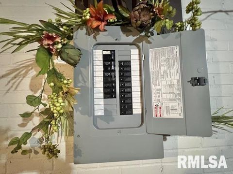 Tiny photo for 3550 DEVILS GLEN Road, Bettendorf, IA 52722 (MLS # QC4267787)