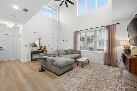 Tiny photo for 2958 Langston Circle #2958, St. Charles, IL 60175 (MLS # 12568930)