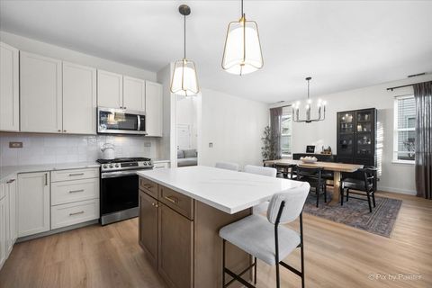 Tiny photo for 2958 Langston Circle #2958, St. Charles, IL 60175 (MLS # 12568930)