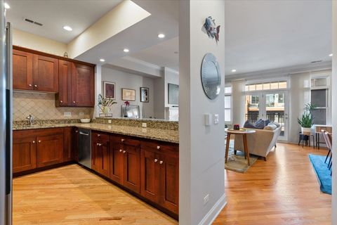 Tiny photo for 3058 N Lincoln Avenue #3, Chicago, IL 60657 (MLS # 12618752)