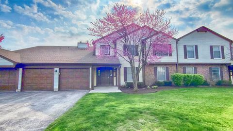 Photo of 2132 BERKLEY Court #201A, Naperville, IL 60565 (MLS # 12436497)