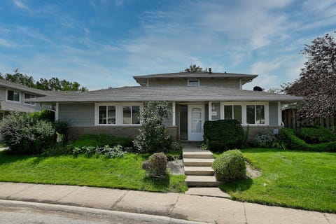 Photo of 1409 FREMONT Drive #NONE, Hanover Park, IL 60133 (MLS # 12736877)