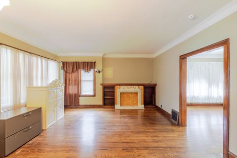 Tiny photo for 10708 S Avenue E, Chicago, IL 60617 (MLS # 12689063)