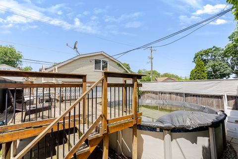 Tiny photo for 10708 S Avenue E, Chicago, IL 60617 (MLS # 12689063)