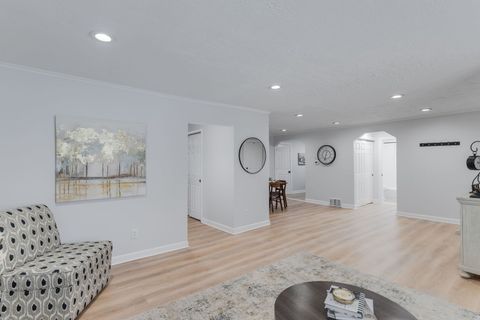 Tiny photo for 26347 W Shannon Avenue, Antioch, IL 60002 (MLS # 12529489)