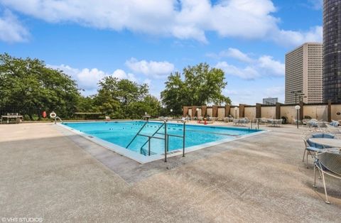 Tiny photo for 5455 N Sheridan Road #2403, Chicago, IL 60640 (MLS # 12530748)