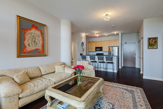 1322 S Prairie Avenue 406