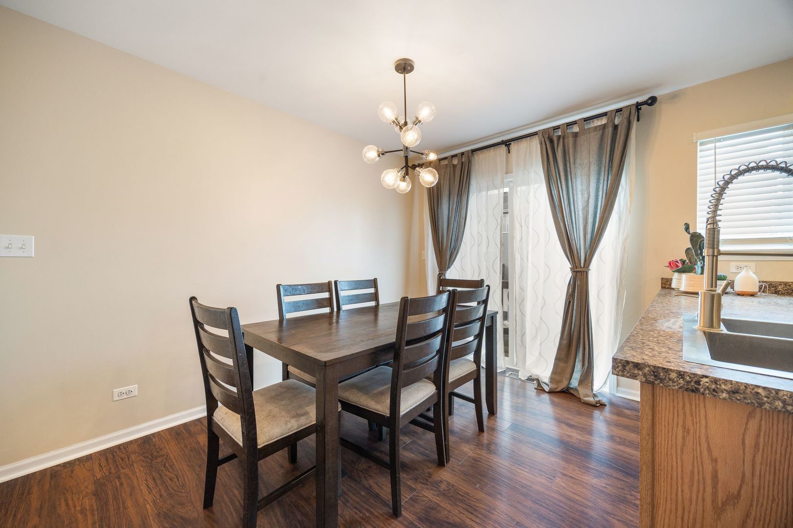 893 EMERALD Drive