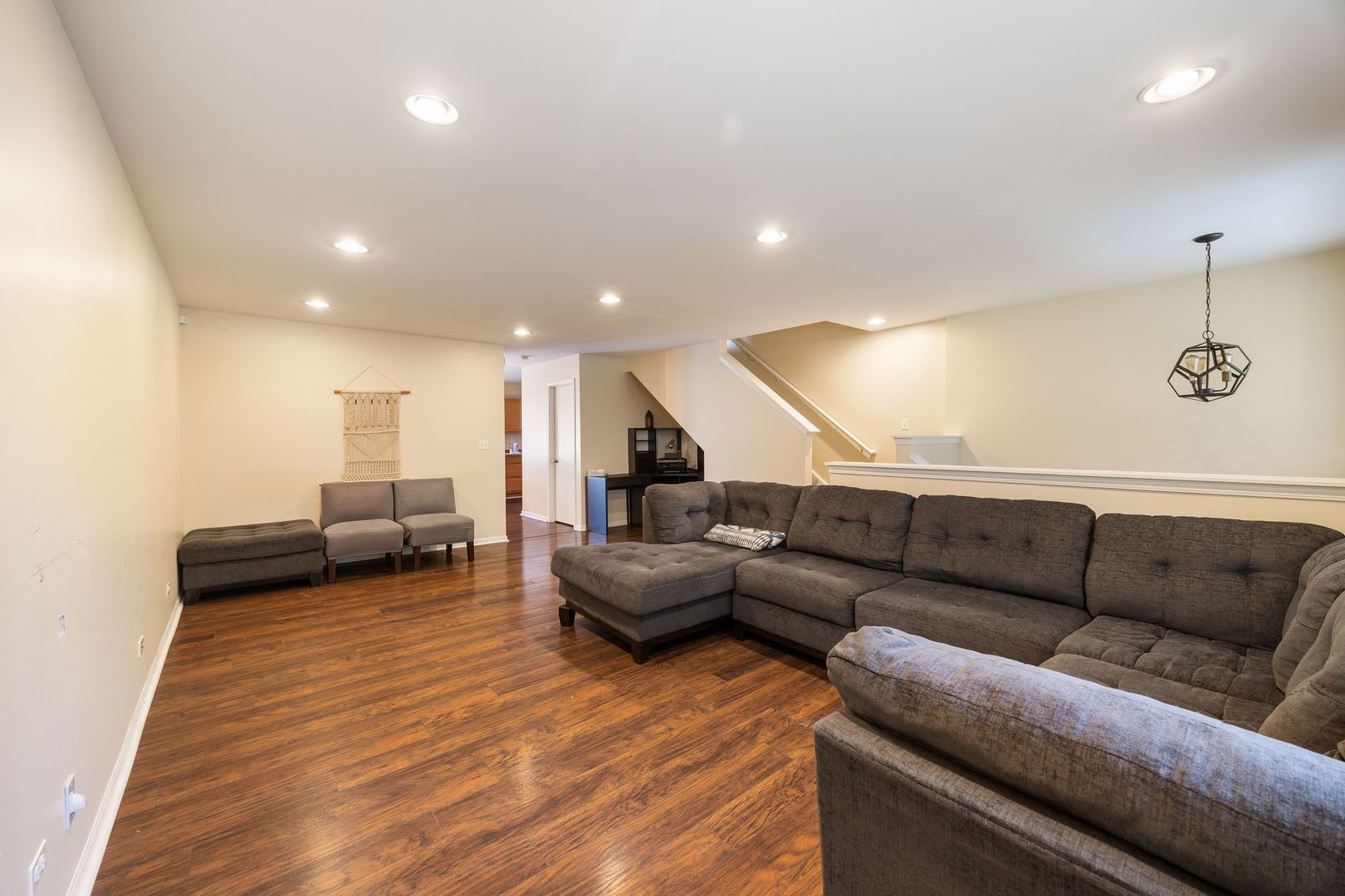 893 EMERALD Drive