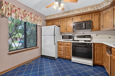 Tiny photo for 914 Shagbark Road #914, New Lenox, IL 60451 (MLS # 12691760)