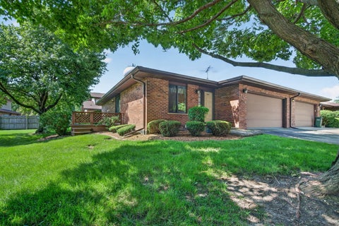 Tiny photo for 914 Shagbark Road #914, New Lenox, IL 60451 (MLS # 12691760)