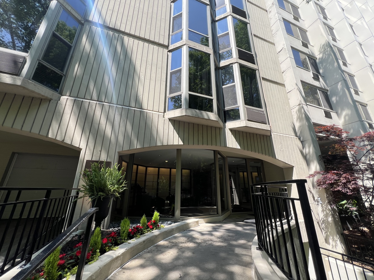 1340 N Dearborn Street 7B