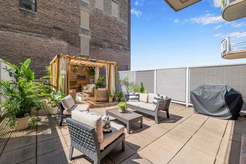 Tiny photo for 933 W Van Buren Street #326, Chicago, IL 60607 (MLS # 12488973)