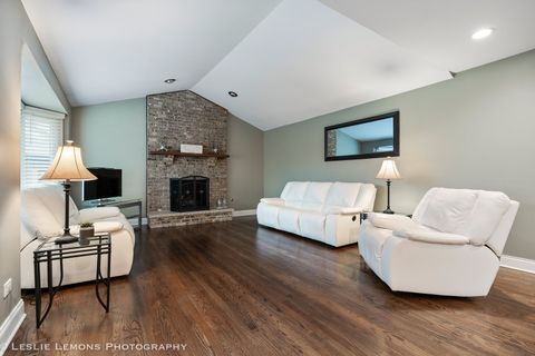 Tiny photo for 11610 Glenview Drive, Orland Park, IL 60467 (MLS # 12521778)