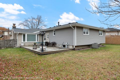 Tiny photo for 11610 Glenview Drive, Orland Park, IL 60467 (MLS # 12521778)