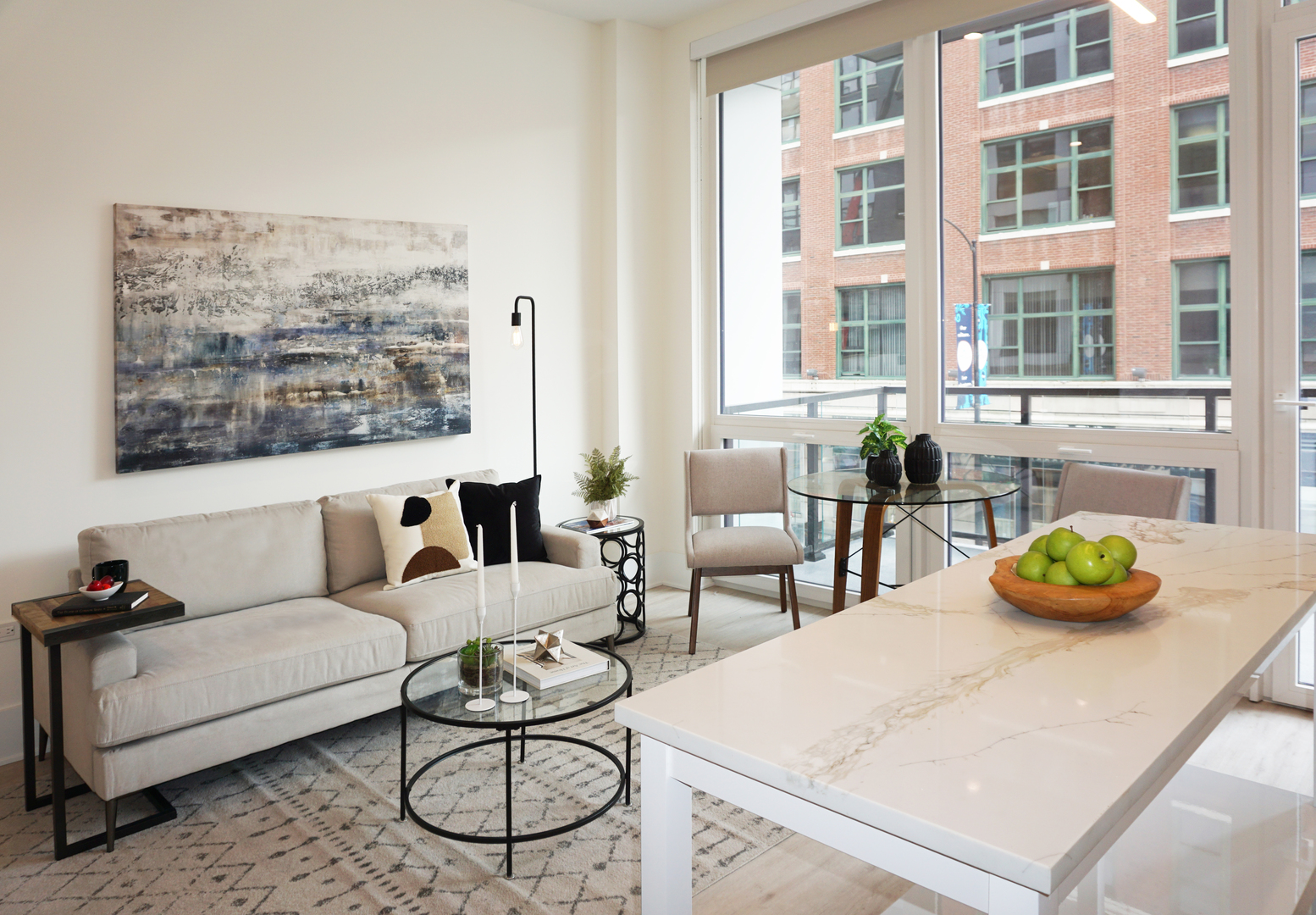 812 W Adams Street 512