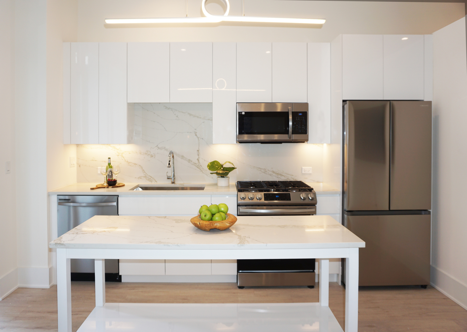 812 W Adams Street 512