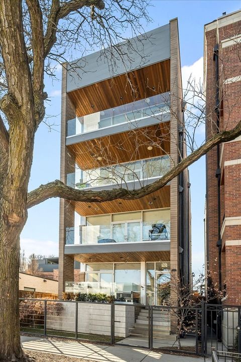 2910 N Sheffield Avenue 301 Chicago IL 60657