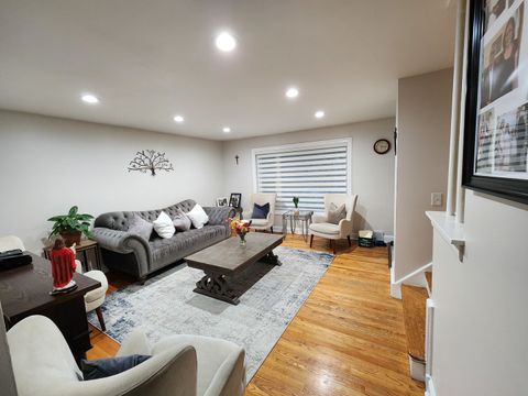 Tiny photo for 7638 Knox Avenue, Skokie, IL 60076 (MLS # 12491532)