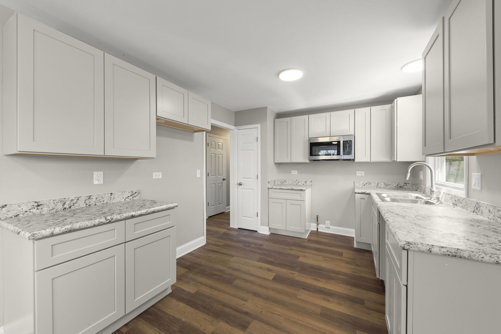 3N607 Kenwood Avenue