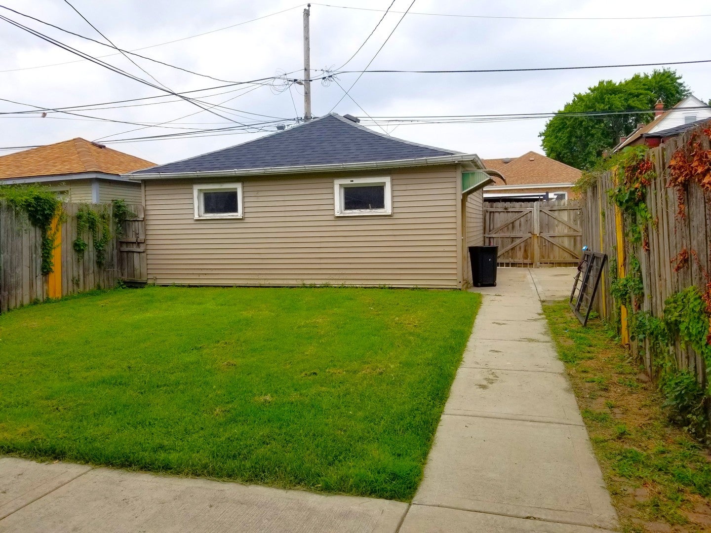 3028 W 53rd Place