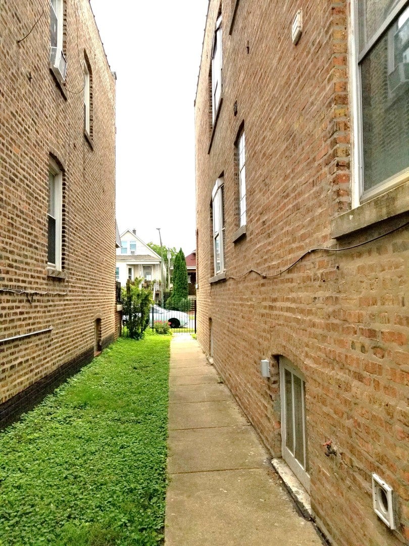 3028 W 53rd Place