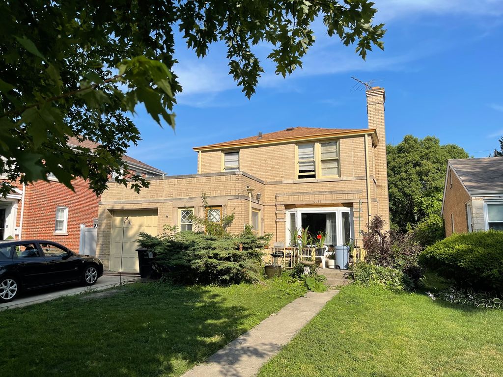 Photo for 6131 N Leader Avenue, Chicago, IL 60646 (MLS # 12162056)