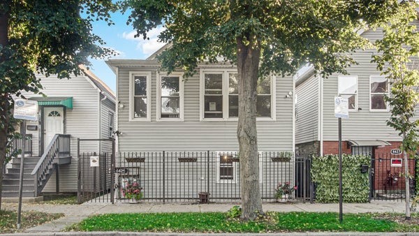4425 W CARROLL AVE, CHICAGO, IL 60624 - Image a51a2caac5b4685cd677e28716fffec8/2139453091