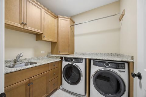 Tiny photo for 7 S Quincy Street, Hinsdale, IL 60521 (MLS # 12649045)