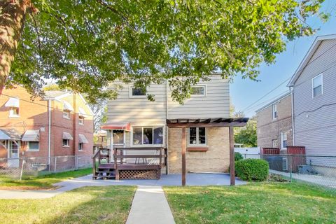 Tiny photo for 7805 W Farragut Avenue, Chicago, IL 60656 (MLS # 12487335)