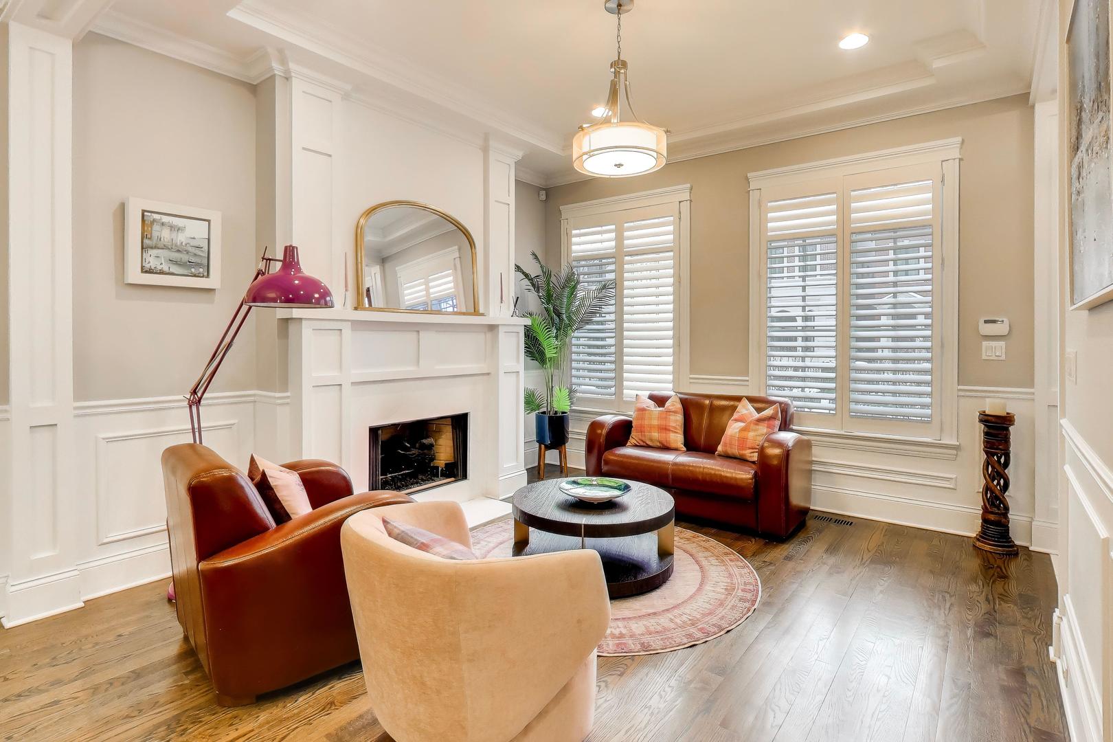 1226 W Henderson Street