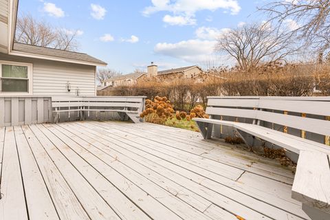 Tiny photo for 197 Smethwick Road, Elk Grove Village, IL 60007 (MLS # 12544556)