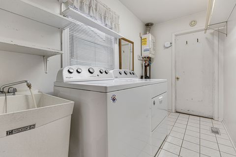 Tiny photo for 197 Smethwick Road, Elk Grove Village, IL 60007 (MLS # 12544556)