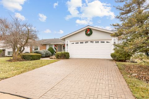 Photo of 197 Smethwick Road, Elk Grove Village, IL 60007 (MLS # 12544556)