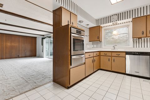 Tiny photo for 197 Smethwick Road, Elk Grove Village, IL 60007 (MLS # 12544556)