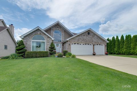Tiny photo for 1227 W Surrey Lane, Addison, IL 60101 (MLS # 12424076)