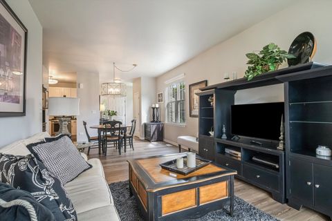 Tiny photo for 2562 GOLF RIDGE Circle #2562, Naperville, IL 60563 (MLS # 12485551)