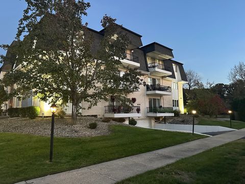 Photo of 18559 Escanaba Avenue #305, Lansing, IL 60438 (MLS # 12504155)