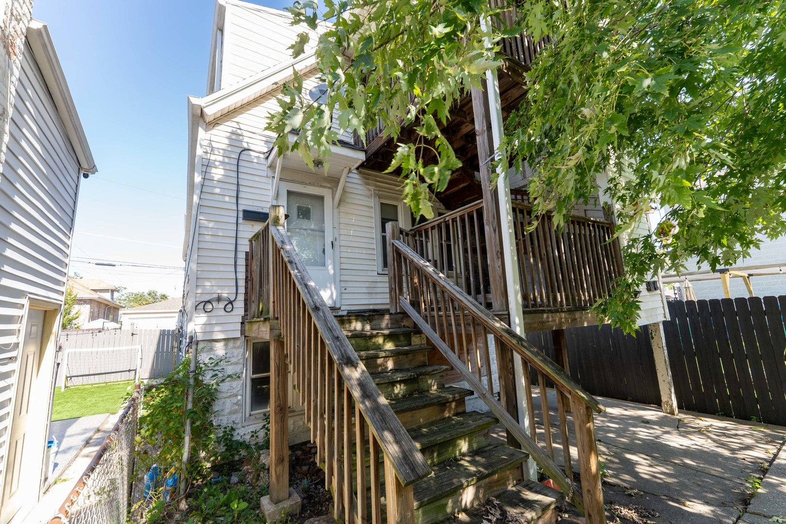 5042 W 29th Place