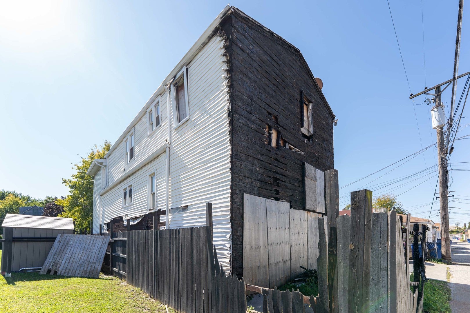 5042 W 29th Place